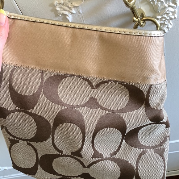 Vintage coach purse! - Picture 3 of 4